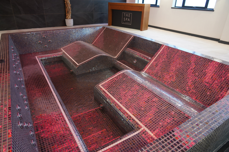 One Piece Luxury Tiled Spa Red