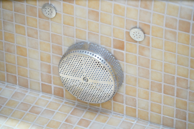 One Piece Luxury Tiled Spa Filter