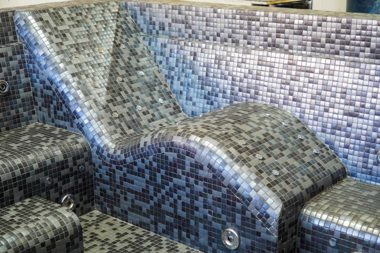 One Piece Luxury Tiled Spa Seat